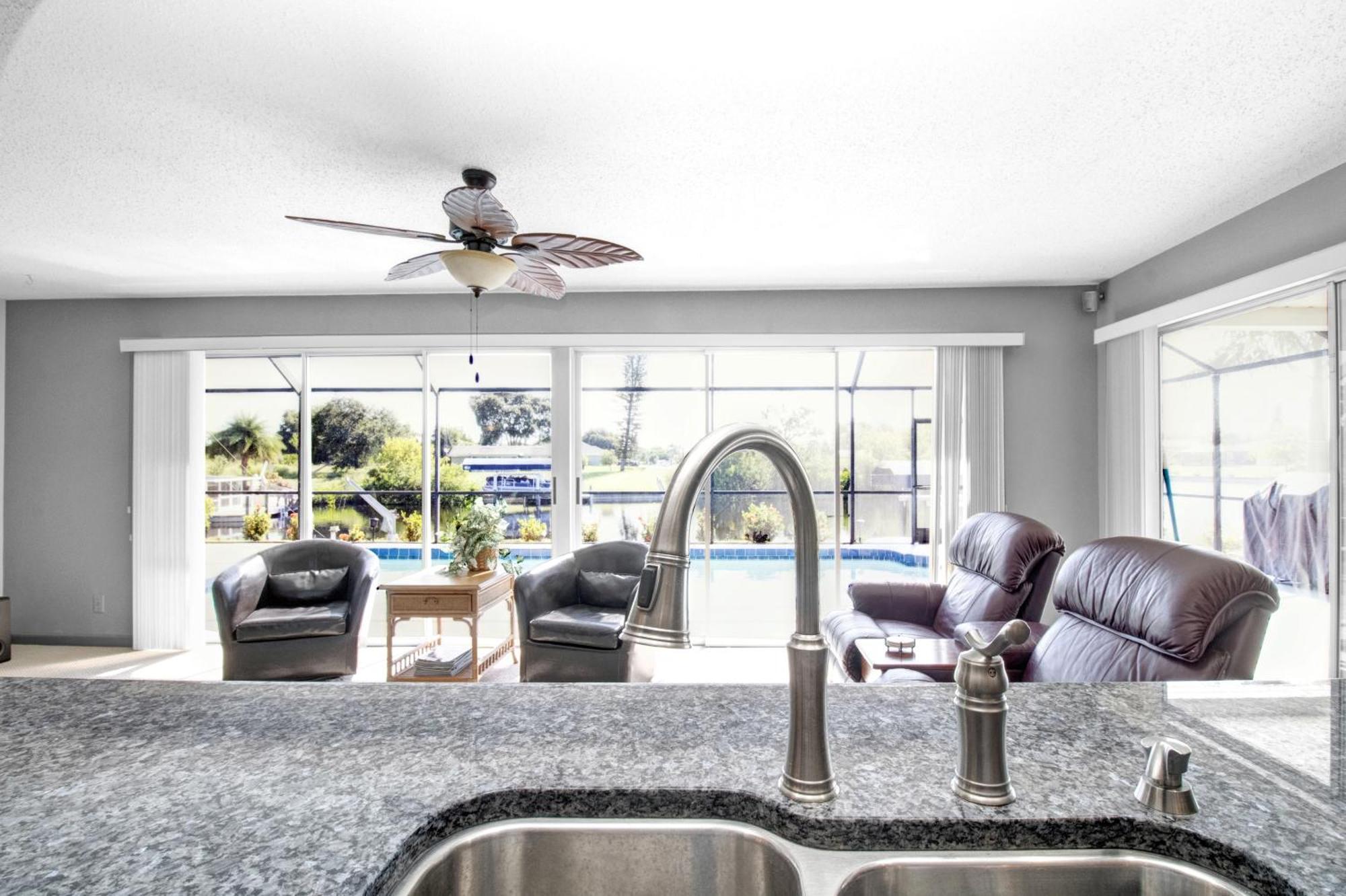 Pet Friendly Canal Front 3-Bedroom Grand Villa With Pool, Linai And Dock Port Charlotte Exterior foto